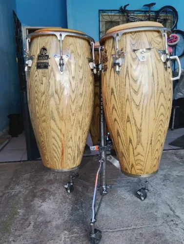 Vende-se um trio de Congas série Giovanni Galaxy