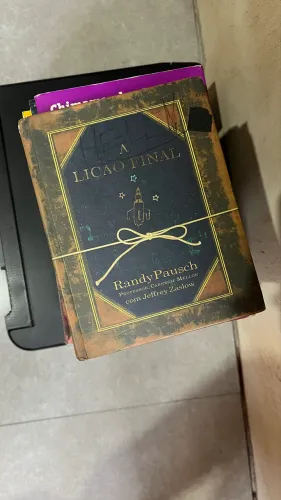 Livros variados por 2, 5 e 10 reais