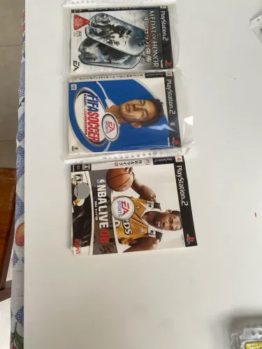 Jogos de PlayStation 2 originais japonês sem a case