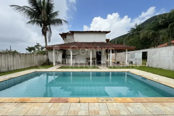 CASA à venda com 2 quartos em Peruíbe, no bairro Manaca dos Itatins