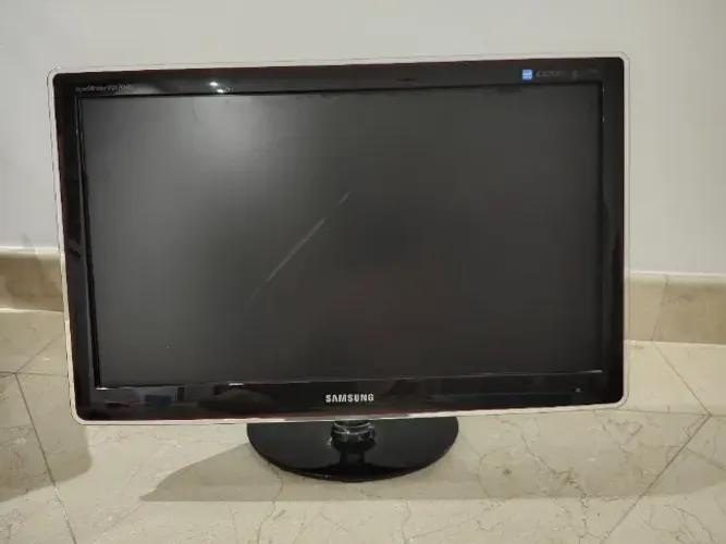  TV Samsung modelo P2470HN funcionando