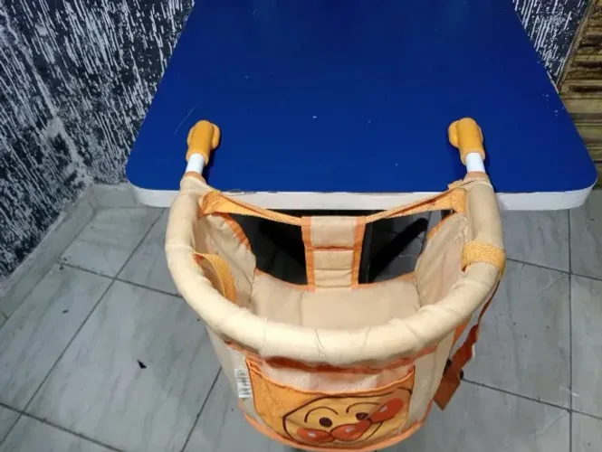 Cadeira infantil de mesa 