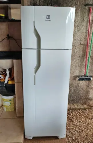 Geladeira Electrolux gelo seco 