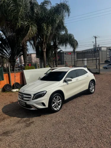 Mercedes-Benz GLA 200 Adv. 1.6/1.6 TB 16V Flex Aut. 2015