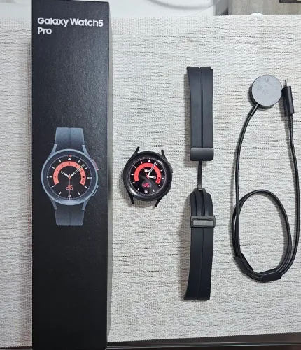 Samsung Galaxy Watch5 Pro, 45mm,, Titânio - Preto
