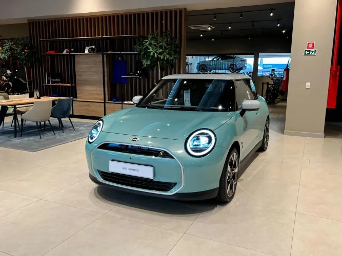 Mini Cooper SE Sport 3P (elétrico) - Mini 2025