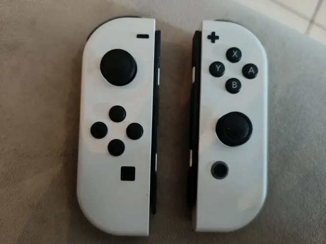 Par de Joy-cons Nintendo switch 1 e serve no 2 tbm