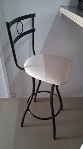Vende-se 4 banquetas