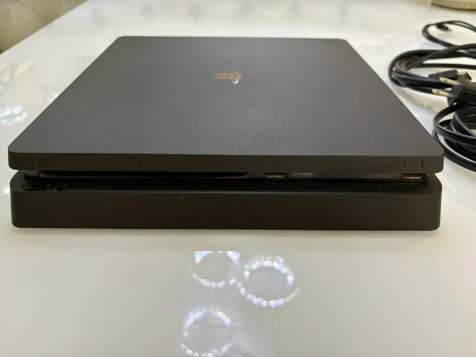 PS4 Slim 1TB bloqueado em excelentes condições