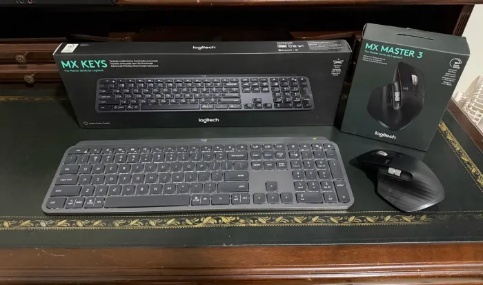 Logitech MX Keys + MX Master 3