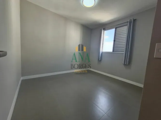 Construído para você ser o primeiro a morar, todos os móveis da sala de estar, cozinha e b