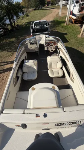 Lancha bayliner