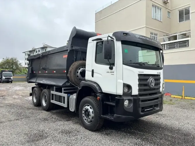 VOLKSWAGEN CONSTELATION 32360 6x4