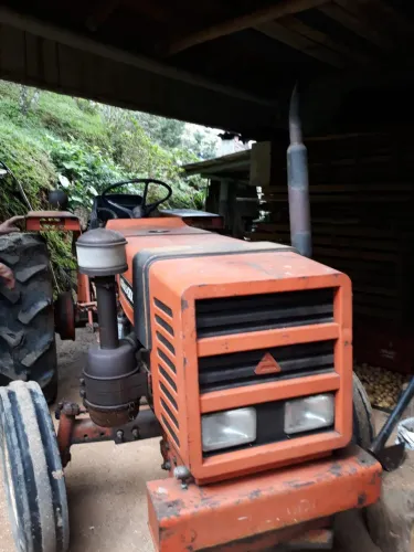 Trator Agrale 4300 caixa e motor novo