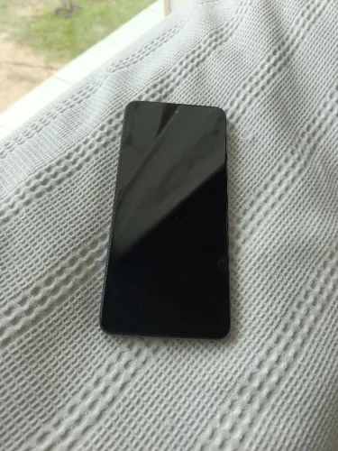 Moto G14 semi novo 128gb acompanha duas capinhas