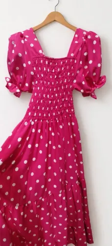 Vendo 2 vestidos longos seminovos, nas cores rosa e laranja. Campo Grande/MS.