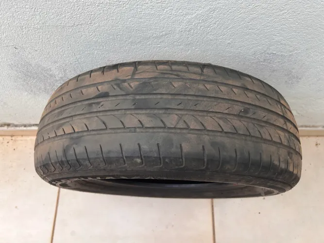 Vendo Pneu Fest Way 195-65/15 mais de meia vida