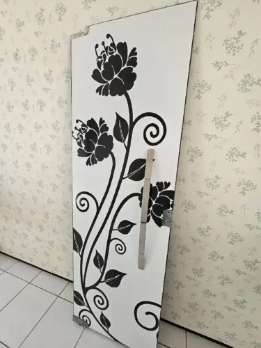 Porta de vidro com ferragens (68x208x1cm)