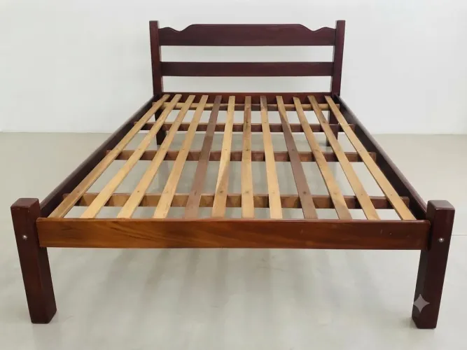 BELÍSSIMA CAMA DE CASAL MADEIRA MACIÇA PESADA