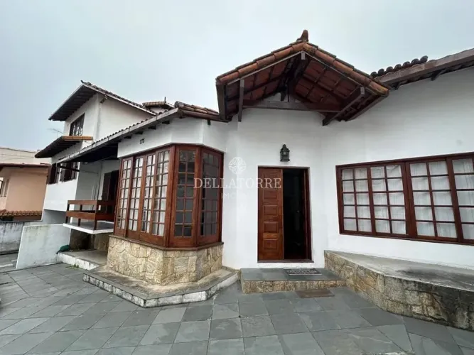 Casa duplex, ideal para comércio, ponto estratégio na Várzea, aceita permuta e propsta, co