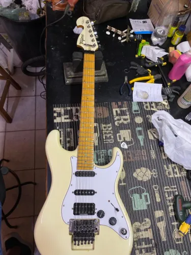 Guitarra tagima E2 usada