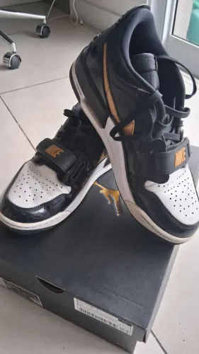 Tênis Nike Legacy 