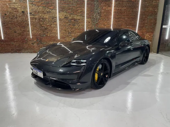 Porsche Taycan Turbo S (elétrico) 2022