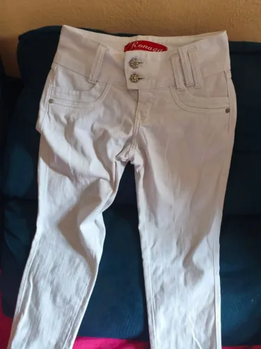 2 Calças brancas vintage estilo anos 2000's