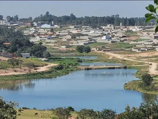 Lote/Terreno para venda tem 500 metros quadrados em Condomínio Chácara Grota Azul - Hortol