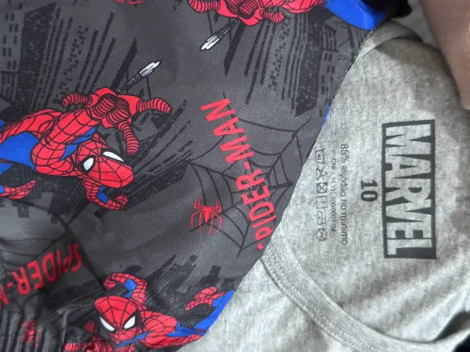 Conjunto Marvel licenciada