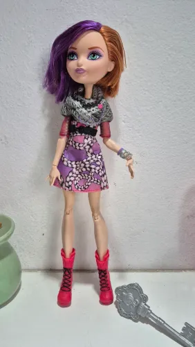 Poppy O´Hair Basica Ever After High