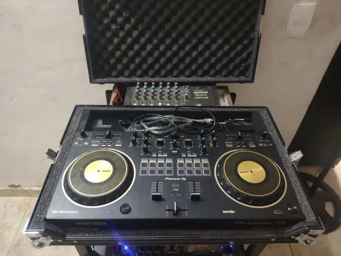 Controladorq REVI 1 Pioneer + case