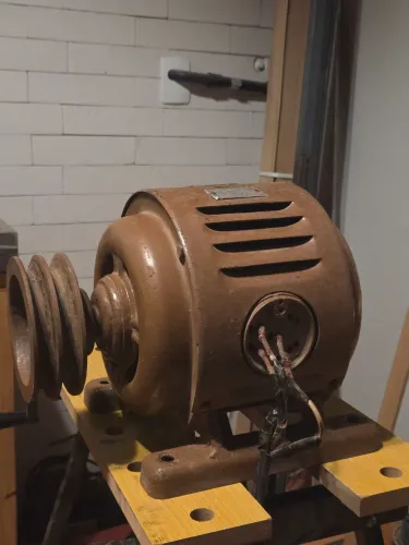 Motor AEG 3hp Trifásico 220V