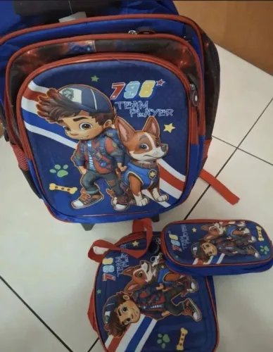 kit mochila de rodinhas patrulha amiga com lancheira e estojo 