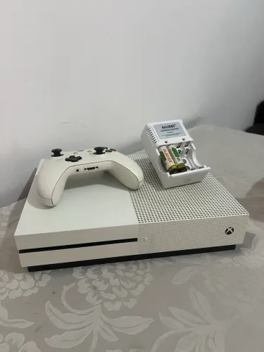 X Box one s 1t