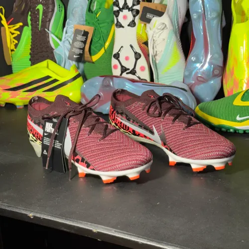 Chuteira Nike Mercurial Vapor 16 - 40BR