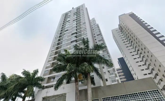 Apartamento semi-mobiliado de 92 m² privativo com 3 dormitórios sendo 1 suíte 2 vagas de g