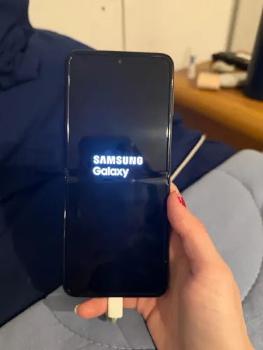 Samsun Galaxy Z Flip3 
