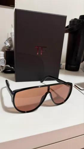 Oportunidade 02 óculos Tom ford original na garantia 