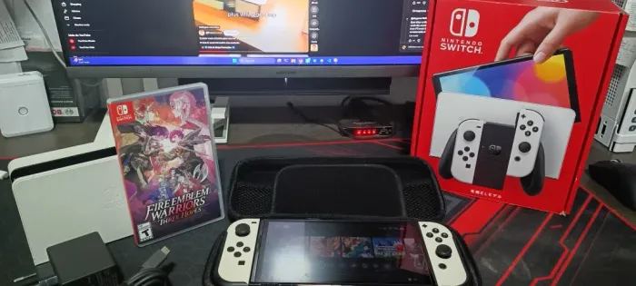 Nintendo Switch OLED Branco - COMPLETO + Jogo + Cartão SD 128GB