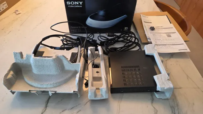 Sony HMZ-T2 Personal 3D Viewer