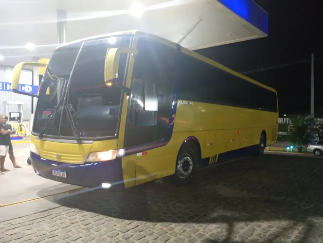 Ônibus a venda