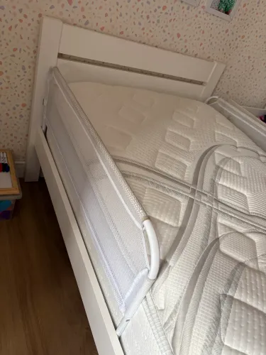 Cama + colchão (impecáveis)