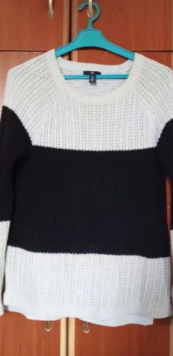 Blusa de linha cinza e preto