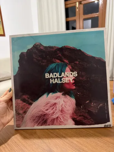 Vinil Halsey