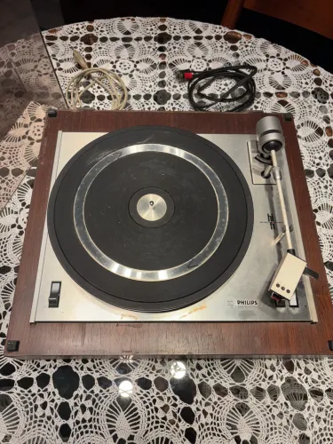 Toca discos Philips GA 408 holandês