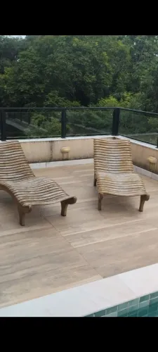 Cadeira espreguiçadeira para piscina