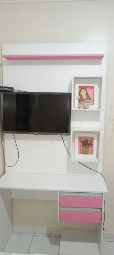 Vende-se escrivaninha com painel e cabeceira de cama de solteiro infantil. <br>