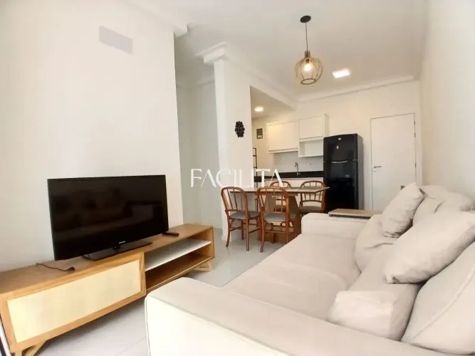 Apartamento com 2 quartos no bairro Estreito, Florianópolis.