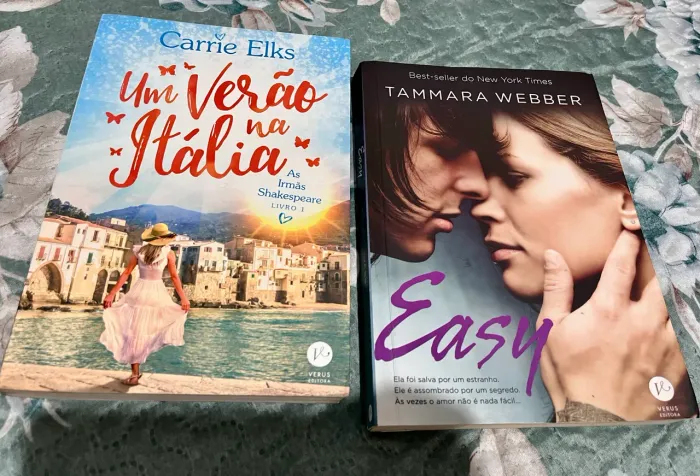 Dois livros de romance contemporâneo